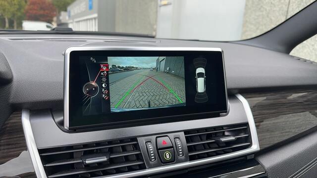 BMW 2-SERIE GRAN TOURER 218i 136pk High Executive Automaat 7P. / Panoramadak / Navigatie / Stoelverwarming / Camera / Trekhaak