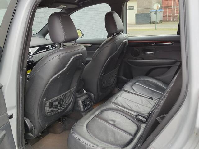 BMW 2-SERIE GRAN TOURER 218i AUT-7 7-Pers. Leer Camera Navi Sport-Line Ecc Head-Up Display Stoelverwarming Pdc High Executive Lmv Bluetooth Elek.Achterklep Led Export - Handel Origineel Nederlandse Auto