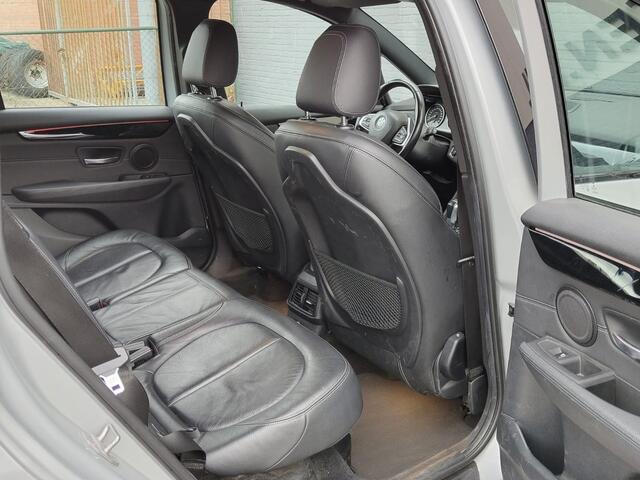 BMW 2-SERIE GRAN TOURER 218i AUT-7 7-Pers. Leer Camera Navi Sport-Line Ecc Head-Up Display Stoelverwarming Pdc High Executive Lmv Bluetooth Elek.Achterklep Led Export - Handel Origineel Nederlandse Auto