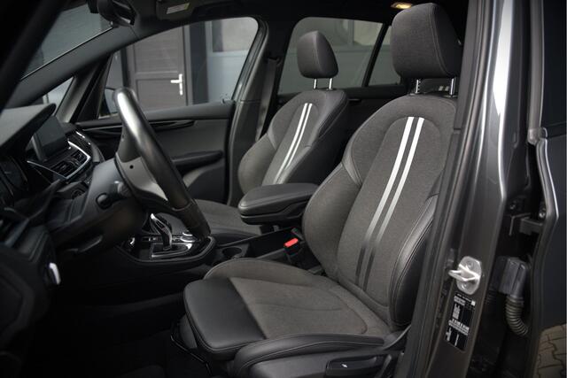 BMW 2-SERIE GRAN TOURER 218i 7p. High Executive M Sport | Panoramadak | Stoelverwarming | Trekhaak | Adaptive LED | HIFI | Apple Carplay | Cruise Control | Climate Control | Keyless |