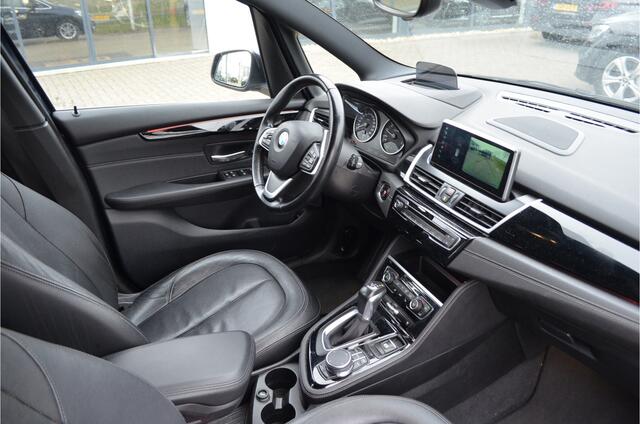 BMW 2-SERIE GRAN TOURER 218i 7persoons Leer \ Stoelverw | Head Up | Camera | Navigatie | Led Koplampen |