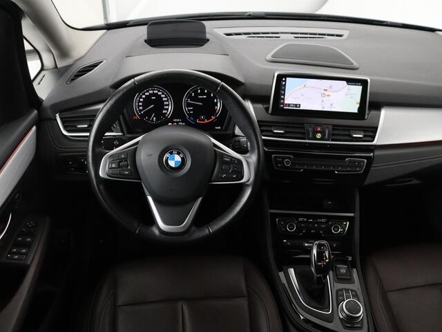 BMW 2-SERIE GRAN TOURER 220i Business Edition Plus | Luxury Line | Leder | Head-Up | Stoelverwarming | Trekhaak | Camera | Carplay | Full LED | Keyless | Navigatie | Cruise control | Bluetooth