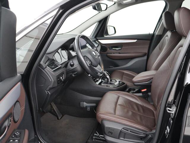 BMW 2-SERIE GRAN TOURER 220i Business Edition Plus | Luxury Line | Leder | Head-Up | Stoelverwarming | Trekhaak | Camera | Carplay | Full LED | Keyless | Navigatie | Cruise control | Bluetooth