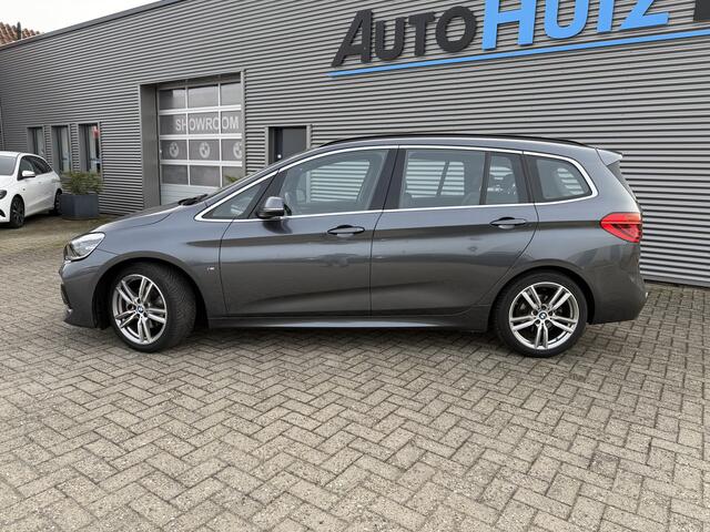 BMW 2-SERIE GRAN TOURER 218i High Executive M Sport Leder Panoramadak Achteruitrijcamera Trekhaak 18 Inch PDC Stoelverwarming