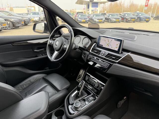 BMW 2-SERIE GRAN TOURER 218i High Executive M Sport Leder Panoramadak Achteruitrijcamera Trekhaak 18 Inch PDC Stoelverwarming