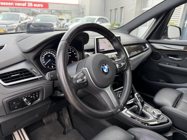 BMW 2-SERIE GRAN TOURER 218i High Executive M Sport Leder Panoramadak Achteruitrijcamera Trekhaak 18 Inch PDC Stoelverwarming