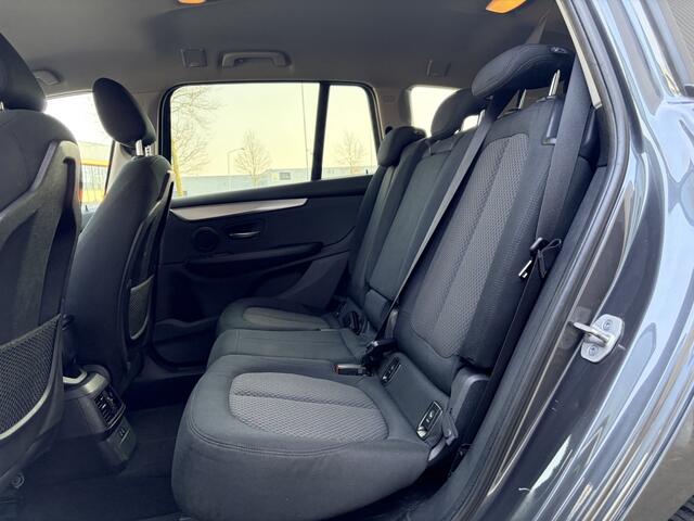 BMW 2-SERIE GRAN TOURER 216i 7persoons - airco - navi - cruise - trekhaak -