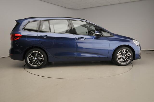 BMW 2-SERIE GRAN TOURER 218i Automaat / Sportline / Panoramadak / Trekhaak / HIFI / Head-up / LED / Park assist / Alu wielen 17 inch