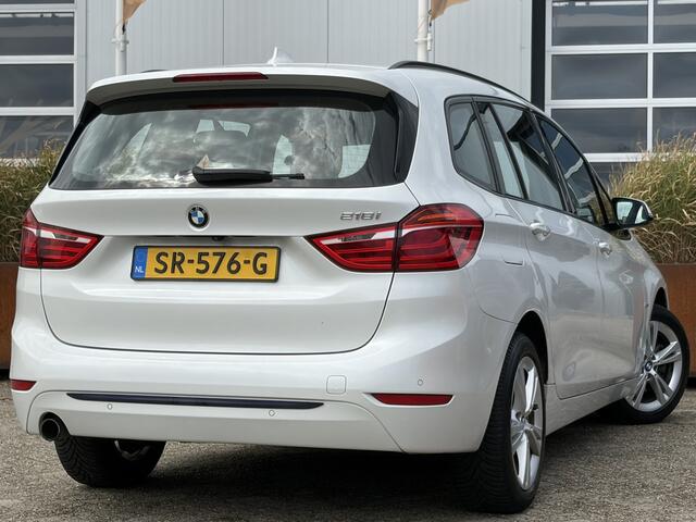BMW 2-SERIE GRAN TOURER 218i 7p. Corporate Lease High Executive 136pk | Achteruitrijcamera | Bluetooth | Cruise control | LED koplampen | Navigatiesysteem full map | Parkeersensor voor en achter | Voorstoelen verwarmd | Zeer nette auto!