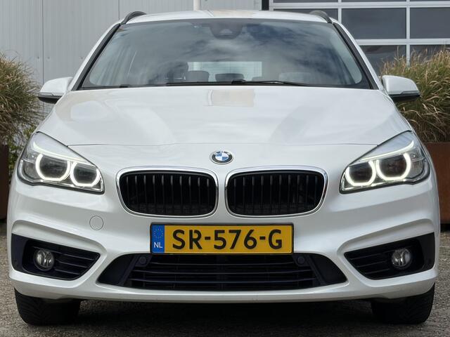 BMW 2-SERIE GRAN TOURER 218i 7p. Corporate Lease High Executive 136pk | Achteruitrijcamera | Bluetooth | Cruise control | LED koplampen | Navigatiesysteem full map | Parkeersensor voor en achter | Voorstoelen verwarmd | Zeer nette auto!