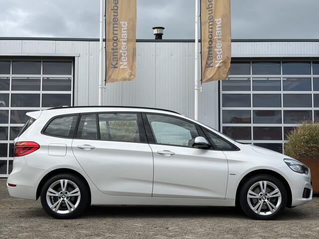 BMW 2-SERIE GRAN TOURER 218i 7p. Corporate Lease High Executive 136pk | Achteruitrijcamera | Bluetooth | Cruise control | LED koplampen | Navigatiesysteem full map | Parkeersensor voor en achter | Voorstoelen verwarmd | Zeer nette auto!