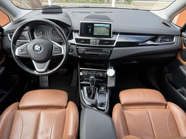 BMW 2-SERIE GRAN TOURER 218i 7p. Corporate Lease High Executive 136pk | Achteruitrijcamera | Bluetooth | Cruise control | LED koplampen | Navigatiesysteem full map | Parkeersensor voor en achter | Voorstoelen verwarmd | Zeer nette auto!