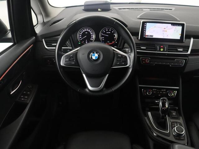 BMW 2-SERIE GRAN TOURER 218i Business Edition Plus | Trekhaak | Head up | Half Leder | Climate control | Park assist | Cruise control | Full LED |