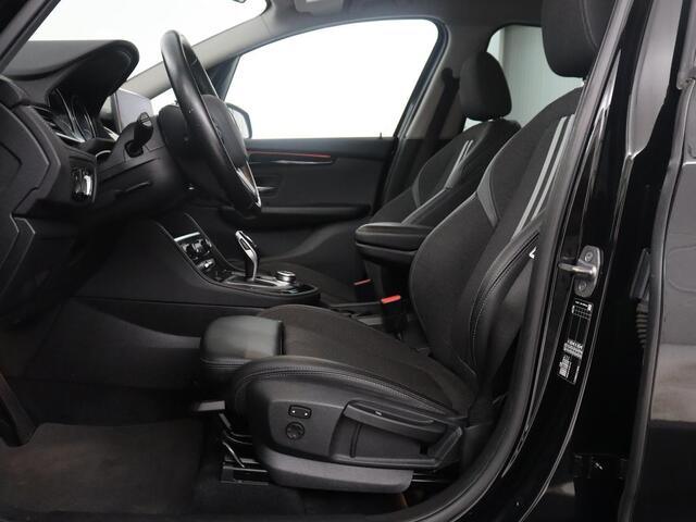 BMW 2-SERIE GRAN TOURER 218i Business Edition Plus | Trekhaak | Head up | Half Leder | Climate control | Park assist | Cruise control | Full LED |