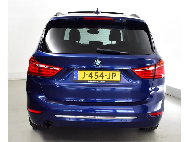 BMW 2-SERIE GRAN TOURER 218i High Executive 7p-LEDER-CAMERA-PANO Harman Kardon-HUD, Zonne/schuifdak-Trekhaak-Privacy glas, elec koffersluiting stoelverw, cd speler, cruise