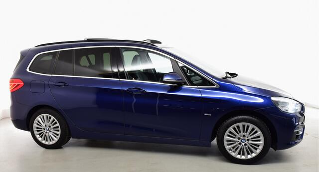 BMW 2-SERIE GRAN TOURER 218i High Executive 7p-LEDER-CAMERA-PANO Harman Kardon-HUD, Zonne/schuifdak-Trekhaak-Privacy glas, elec koffersluiting stoelverw, cd speler, cruise