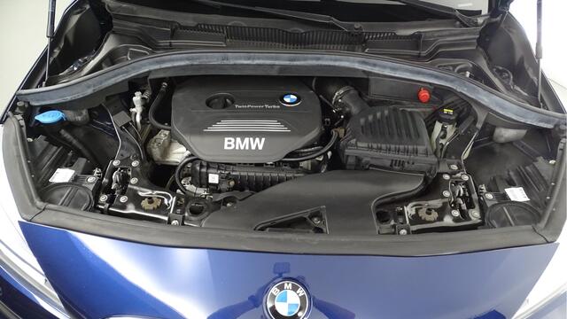 BMW 2-SERIE GRAN TOURER 218i High Executive 7p-LEDER-CAMERA-PANO Harman Kardon-HUD, Zonne/schuifdak-Trekhaak-Privacy glas, elec koffersluiting stoelverw, cd speler, cruise