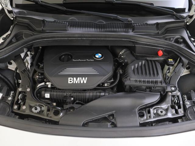 BMW 2-SERIE GRAN TOURER 220i High Executive | Panoramdak | Trekhaak | Achteruitrijcamera | Full options