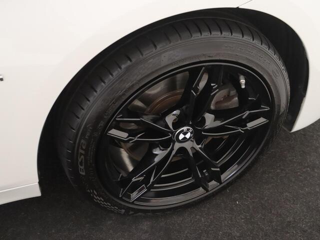 BMW 2-SERIE GRAN TOURER 220i High Executive | Panoramdak | Trekhaak | Achteruitrijcamera | Full options