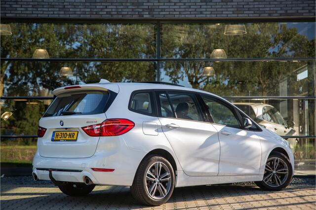 BMW 2-SERIE GRAN TOURER 220i 7p. High Executive , Pano, Head-up Display, Sportstoelen, Trekhaak