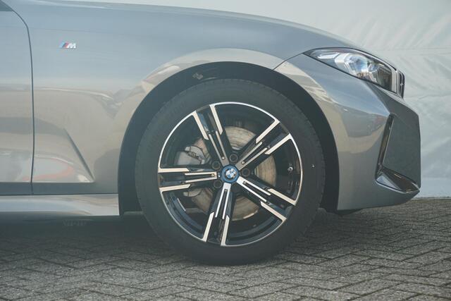 BMW 3-SERIE Sedan 320e