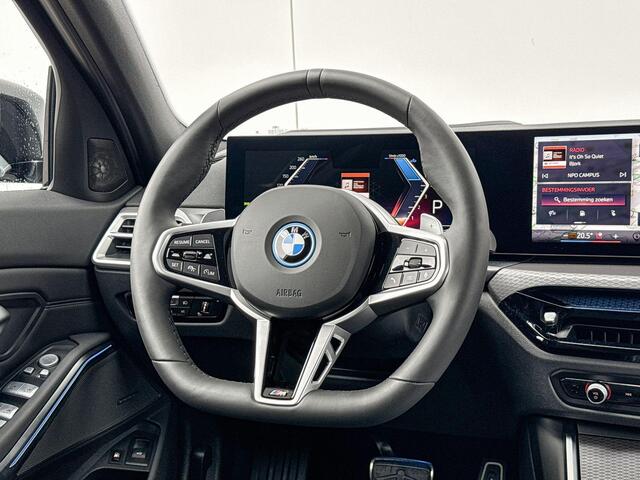 BMW 3-SERIE Touring 330e M-Sport / Active Cruise Control / Driving Assistant / 19"