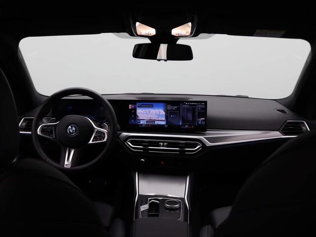 BMW 3-SERIE Sedan 320e M Sportpakket | LED Koplampen | Trekhaak | Adaptief M Onderstel | 18"