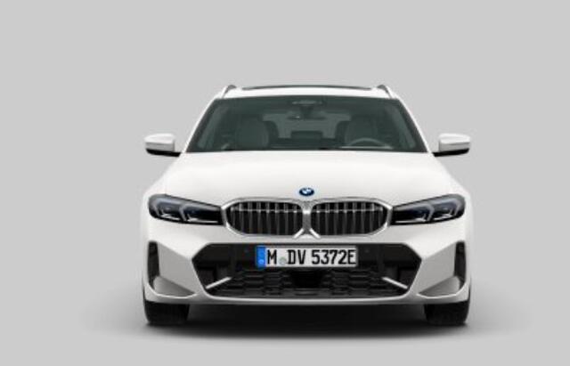 BMW 3-SERIE Touring 330e M Sport - Trekhaak - Panoramadak - Elektrisch verstelbare/verwarmde Voorstoelen - Geluiddempende/getinte Ruiten - Comfort Acces - Driving/Parking Assistant - Hifi System - Cruise Control -