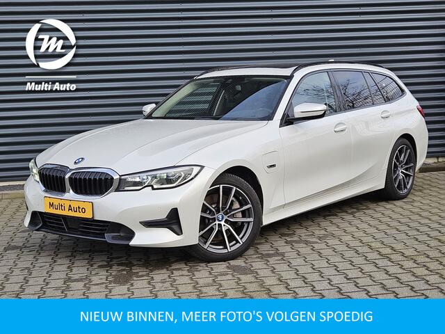 BMW 3-SERIE Touring 330e Sportline Plug In Hybrid 293pk PHEV | Panodak | Laser LED | Adaptive Cruise | Head Up | Adaptive Onderstel | Apple Carplay | Camera | Sportstoelen Memory |