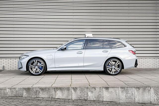 BMW 3-SERIE Touring 330e