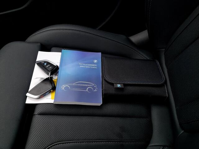 BMW 3-SERIE Touring 330i M Sport Automaat / Trekhaak (Elektrisch) / Elektr. Achterklep / Cruise Control Adaptief / Lederen Bekleding /