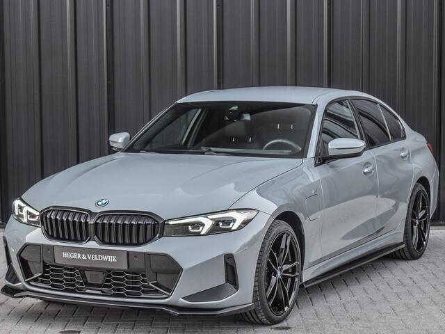 BMW 3-SERIE 330e xDRIVE | M-SPORT | TREKHAAK | ELEKTR. VERST. STOELEN | ACTIVE CRUISE CONTROL | CAMERA | LEDEREN BEKLEDING | DAB+ | HIFI SOUND | SHADOW-LINE | STOEL- EN STUUR VERWARMING