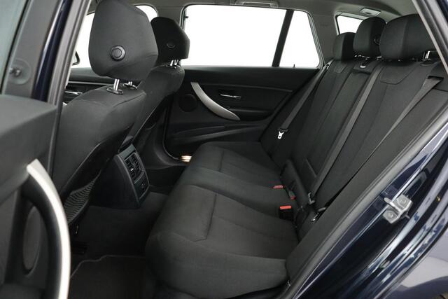 BMW 3-SERIE 318i Executive | Trekhaak | Full LED | Navigatie | PDC | Climate control | Bluetooth | Cruise control