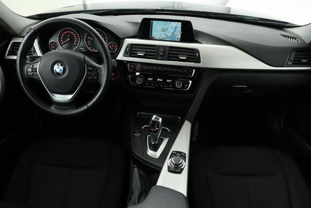 BMW 3-SERIE 318i Executive | Trekhaak | Full LED | Navigatie | PDC | Climate control | Bluetooth | Cruise control