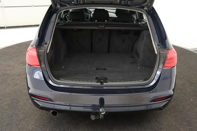 BMW 3-SERIE 318i Executive | Trekhaak | Full LED | Navigatie | PDC | Climate control | Bluetooth | Cruise control