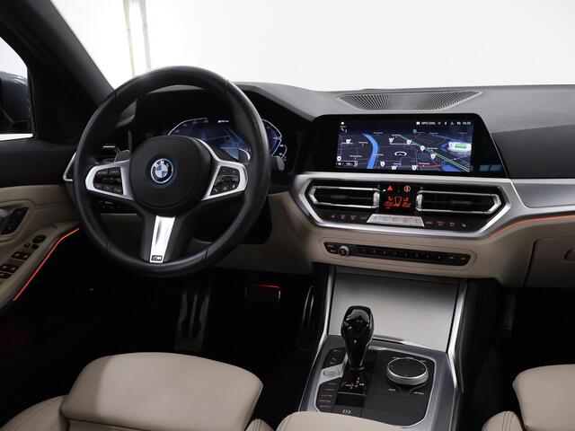 BMW 3-SERIE 330e xDrive High Executive | Laser Light | Schuifdak | Leder met Memory | Head-Up | Parkeercamera | Stoelverwarming | Keyless Go |