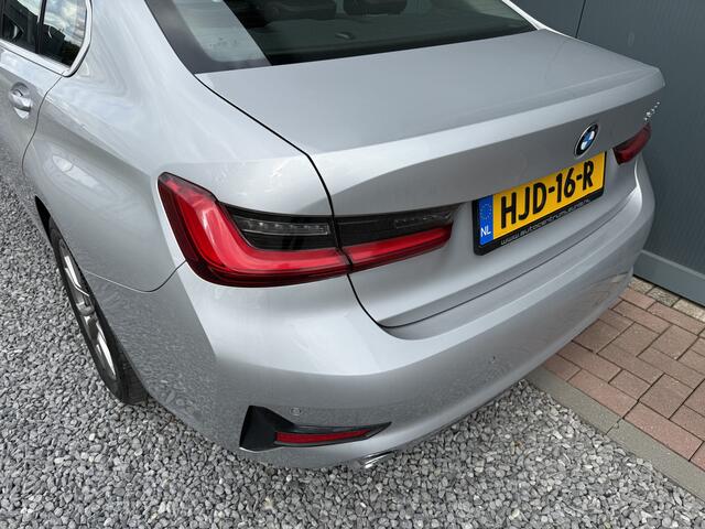BMW 3-SERIE 320i High Executive Sedan