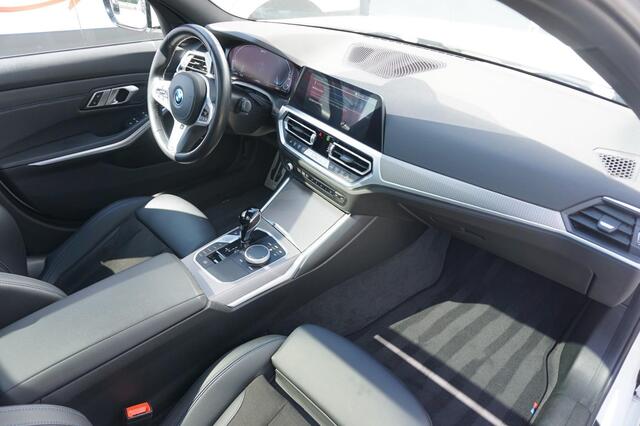 BMW 3-SERIE Touring 330e High Executive