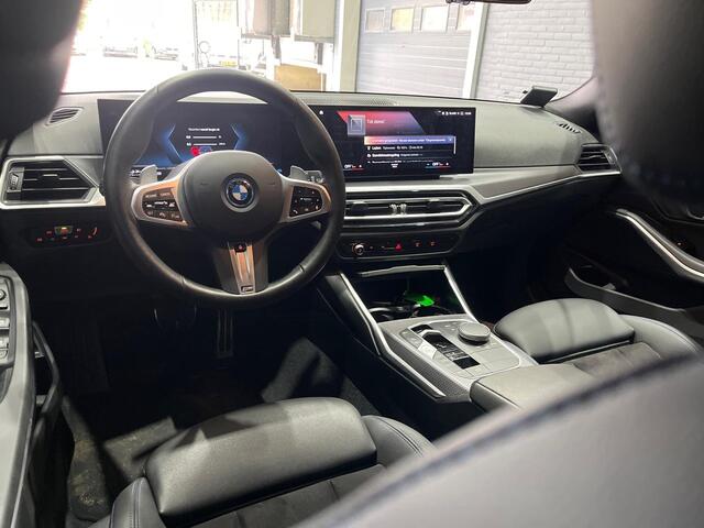 BMW 3-SERIE 330e M-Sport | Shadow Line | ACC | Stoel+stuurverwarming | Getint Glas | 18 Inch | Camera | Elektrische Achterklep