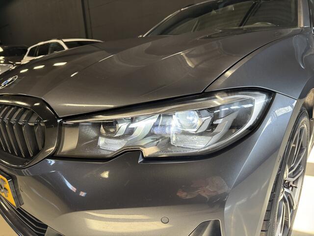 BMW 3-SERIE Touring 318i Executive Edition Automaat | M-pakket | Nieuw model | Sportstoelen | Camera | Carplay | Navi | Full LED