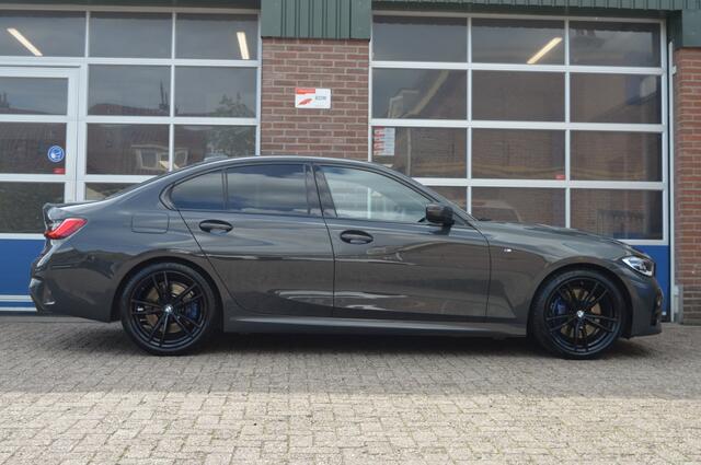 BMW 3-SERIE 320i M-Sport | AUT - HUD - LEDER