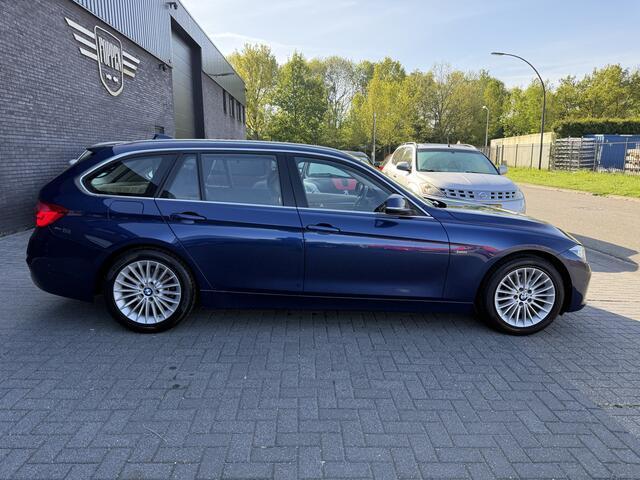 BMW 3-SERIE Touring 318i Centennial High Executive | 2E EIGENAAR | 12MND GARANTIE | DEALER ONDERHOUDEN | NAVI | LED | NL AUTO |