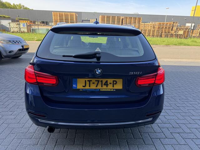 BMW 3-SERIE Touring 318i Centennial High Executive | 2E EIGENAAR | 12MND GARANTIE | DEALER ONDERHOUDEN | NAVI | LED | NL AUTO |