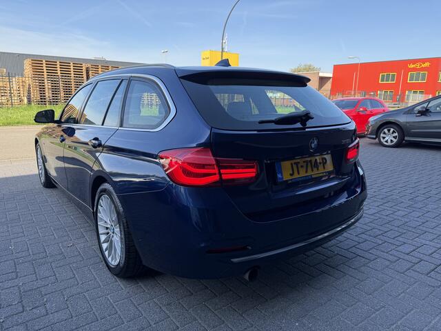 BMW 3-SERIE Touring 318i Centennial High Executive | 2E EIGENAAR | 12MND GARANTIE | DEALER ONDERHOUDEN | NAVI | LED | NL AUTO |