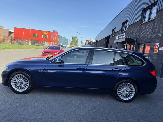 BMW 3-SERIE Touring 318i Centennial High Executive | 2E EIGENAAR | 12MND GARANTIE | DEALER ONDERHOUDEN | NAVI | LED | NL AUTO |