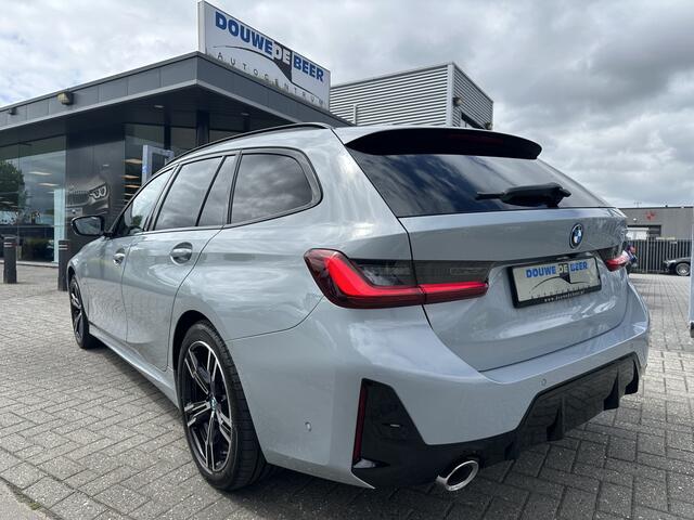 BMW 3-SERIE Touring M Sport 330e Pano-Dak | Trekhaak | HUD | Keyless | Laser Licht |