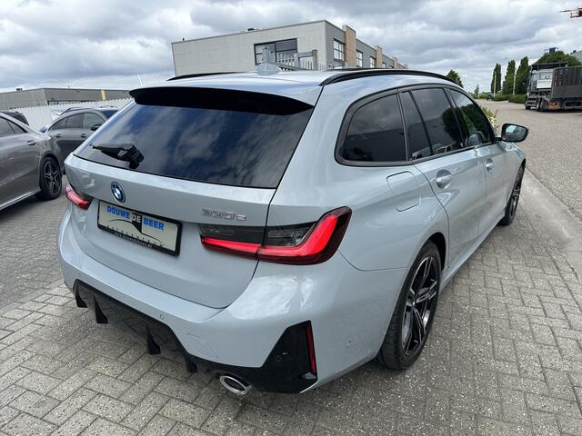 BMW 3-SERIE Touring M Sport 330e Pano-Dak | Trekhaak | HUD | Keyless | Laser Licht |