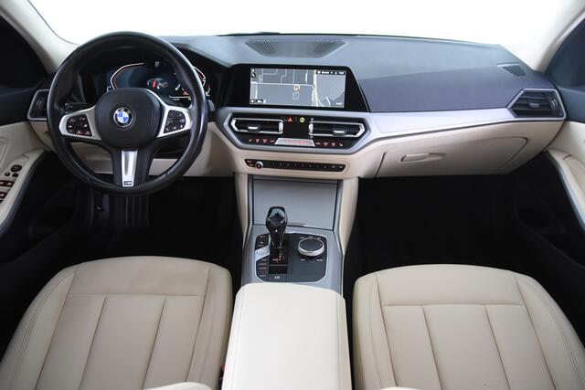 BMW 3-SERIE 318i Luxury *1ste Eigenaar*Leer*Navigatie*Stoelverwarming*Parkassist*