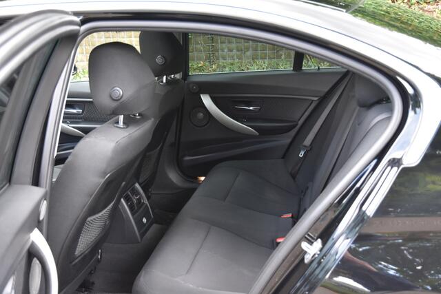 BMW 3-SERIE 320i Corporate Lease Executive | SCHUIFDAK | RONDOM ZICHT CAMERA | STOEL VERW