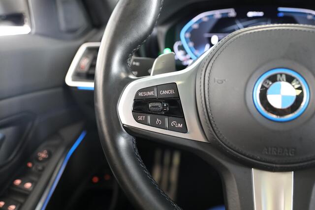 BMW 3-SERIE Touring 320e High Executive | M-Sport | Schuif- opendak